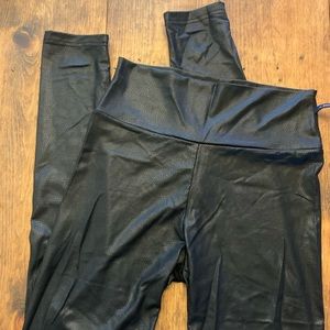 BASICHKA Faux snakeskin leggings in black size Large NWOT
